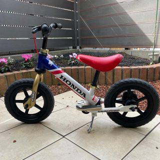 ディーバイクキックス　プラス　ホンダ　トリコロール　d-bike