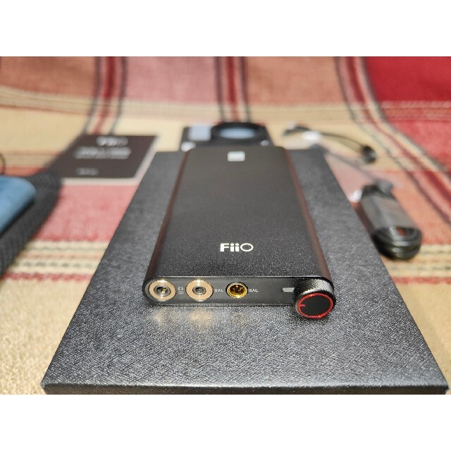 【猫のベッキーさん用】Fiio DAC Q3本体 付属品全て有 レザーケース付 スマホ/家電/カメラのオーディオ機器(アンプ)の商品写真