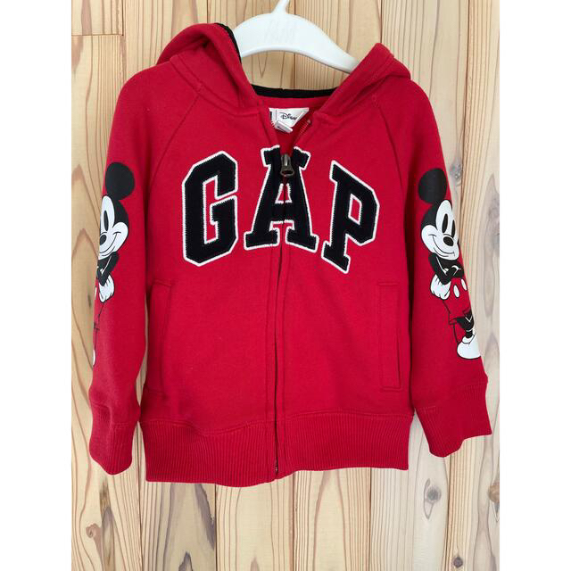 GAP(ギャップ)のしーすけ様専用⭐︎GAP ディズニーコラボ⭐︎ミッキーパーカー⭐︎95センチ キッズ/ベビー/マタニティのキッズ服男の子用(90cm~)(ジャケット/上着)の商品写真