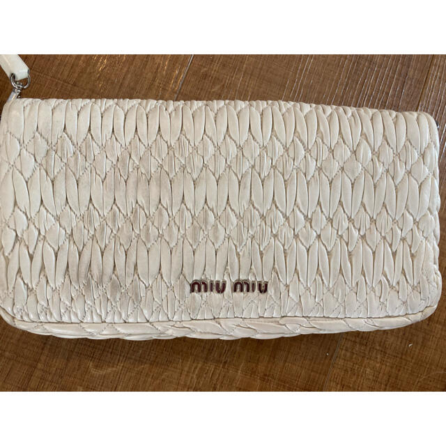 miumiu(ミュウミュウ)のmiumiu 鞄　ショルダーバッグ　クラッチバック レディースのバッグ(ショルダーバッグ)の商品写真