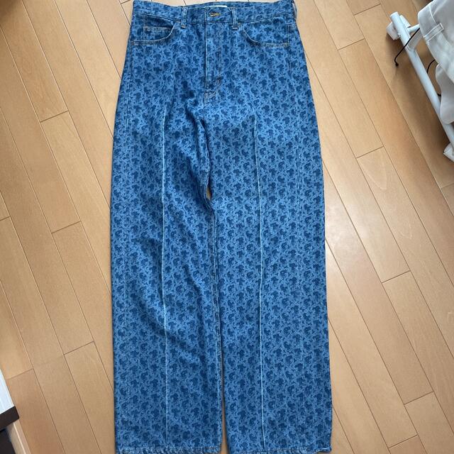 TOGA(トーガ)のTOGA VIRILIS DENIM PRINT WIDE PANTS メンズのパンツ(デニム/ジーンズ)の商品写真