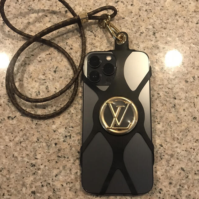 LOUIS VUITTON(ルイヴィトン)の未使用　ルイヴィトン  フォンホルダー　ルイーズ スマホ/家電/カメラのスマホアクセサリー(iPhoneケース)の商品写真