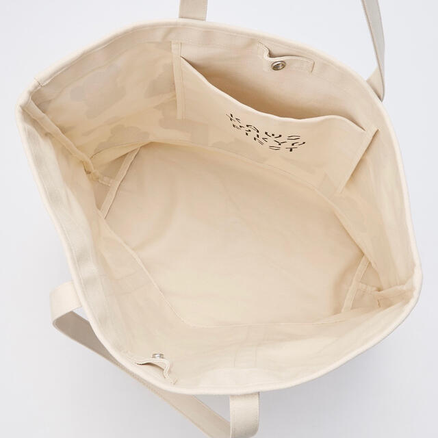 UNIQLO(ユニクロ)の新品！KAWS TOKYO FIRST UNIQLO Tote Bag メンズのバッグ(トートバッグ)の商品写真