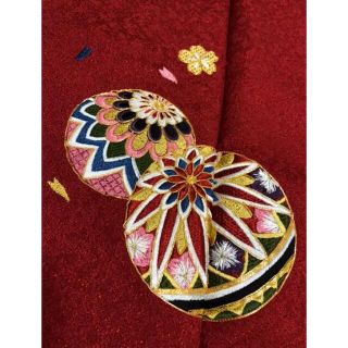 特価価格❣️【金駒刺繍 本振袖⭐️鞠 桜 熨斗 刺繍 】レッド 赤の