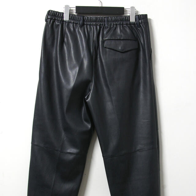 SUNSEA(サンシー)のstein 19AW FAKE LEATHER WIDE TROUSERS M  メンズのパンツ(スラックス)の商品写真