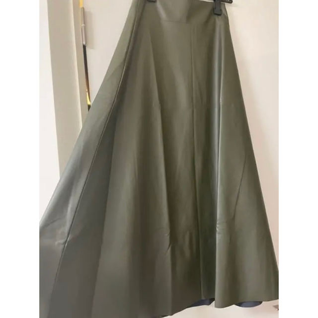 Noble(ノーブル)のur's ユアーズ　スカート　レザースカート レディースのスカート(ロングスカート)の商品写真