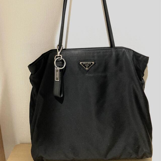 PRADA(プラダ)のPRADA プラダ　ナイロントートバッグ　ブラック　黒　キーホルダー付き メンズのバッグ(トートバッグ)の商品写真