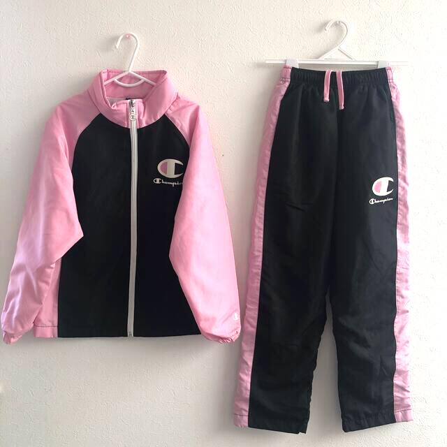 Champion(チャンピオン)のchampion 女の子　ウィンドブレーカー　上下　130 ピンク　子供 キッズ/ベビー/マタニティのキッズ服女の子用(90cm~)(ジャケット/上着)の商品写真