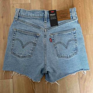 リーバイス(Levi's)のLevi’s Ribcage cutoff shorts ハイライズ デニム(ショートパンツ)