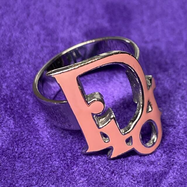 Dior(ディオール)の良品/Dior/ディオール ロゴ リング/ピンク/15号 レディースのアクセサリー(リング(指輪))の商品写真