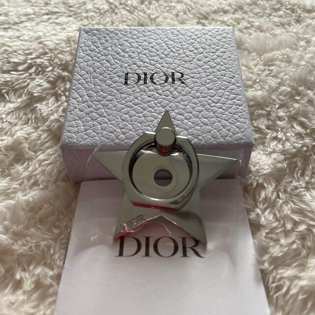 Dior(ディオール)のyuka様専用　ディオール　スマホリング スマホ/家電/カメラのスマホアクセサリー(その他)の商品写真