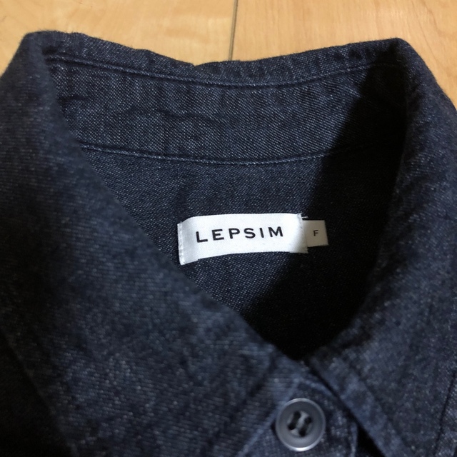 LEPSIM(レプシィム)のLEPSIM  デニムシャツ レディースのトップス(シャツ/ブラウス(長袖/七分))の商品写真