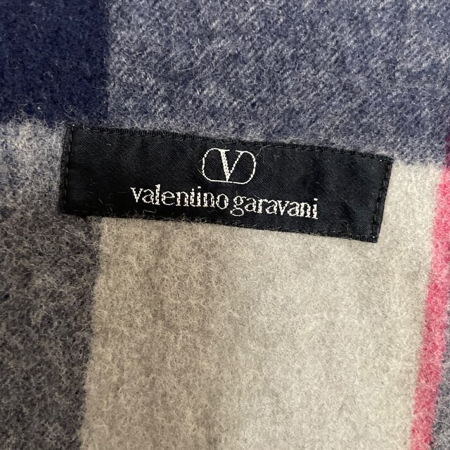 valentino garavani(ヴァレンティノガラヴァーニ)のバーバリー、ヴァレンティノマフラー3点セット メンズのファッション小物(マフラー)の商品写真