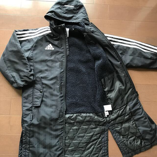 adidas(アディダス)の専用　adidas ベンチコート　黒　120 キッズ/ベビー/マタニティのキッズ服男の子用(90cm~)(ジャケット/上着)の商品写真