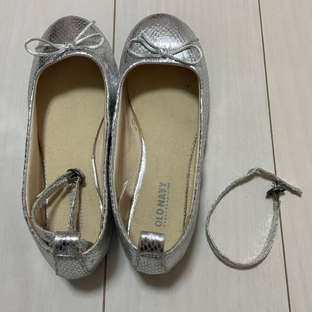 Old Navy(オールドネイビー)のOLD  NAVY  シルバーバレーシューズ キッズ/ベビー/マタニティのベビー靴/シューズ(~14cm)(フラットシューズ)の商品写真