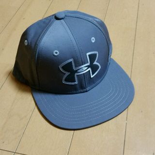 アンダーアーマー(UNDER ARMOUR)の新品★アンダーアーマー★ジュニアキャップ★グレー&シルバー★サイズ高学年～位(帽子)