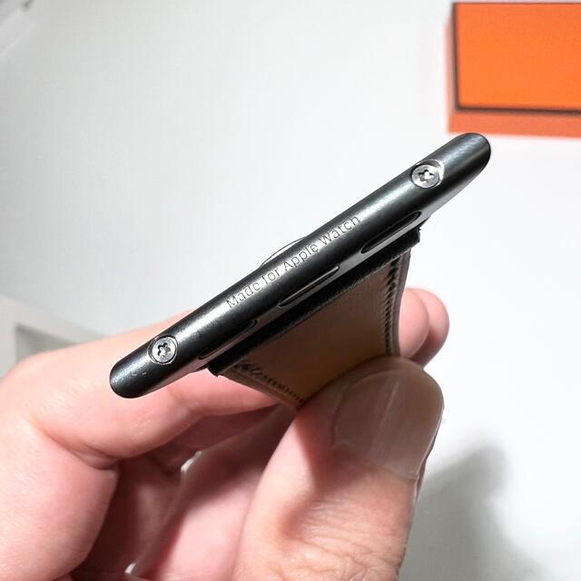 Hermes(エルメス)の【新品未使用】アップルウォッチ エルメス レザーストラップ 黒 41mm スマホ/家電/カメラのスマホ/家電/カメラ その他(その他)の商品写真