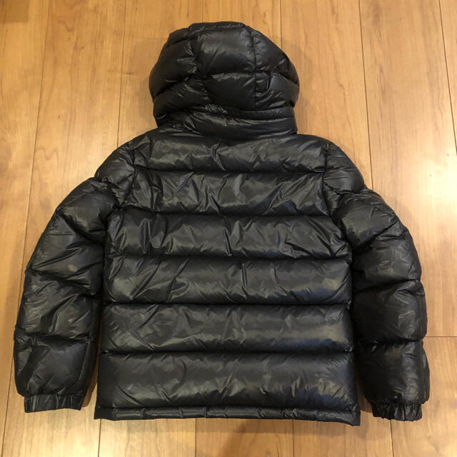 MONCLER(モンクレール)のモンクレール　ダウンジャケット　130 ハンガー付き キッズ/ベビー/マタニティのキッズ服男の子用(90cm~)(ジャケット/上着)の商品写真