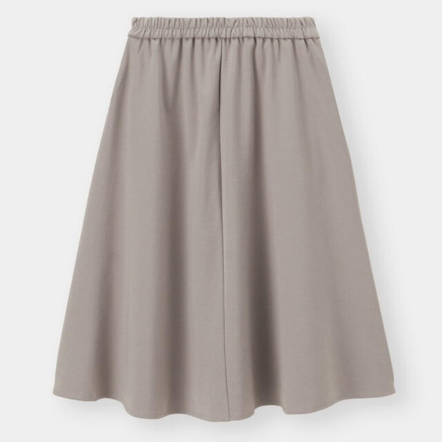 GU(ジーユー)の美品　GU ポンチフレアスカート+E 71 PURPLE Sサイズ レディースのスカート(ひざ丈スカート)の商品写真
