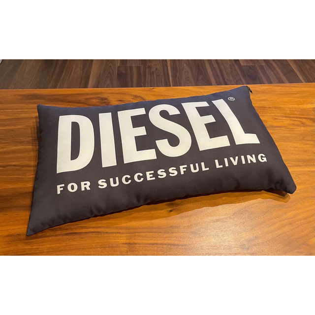 DIESEL(ディーゼル)のDIESEL クッション インテリア/住まい/日用品のインテリア小物(クッション)の商品写真