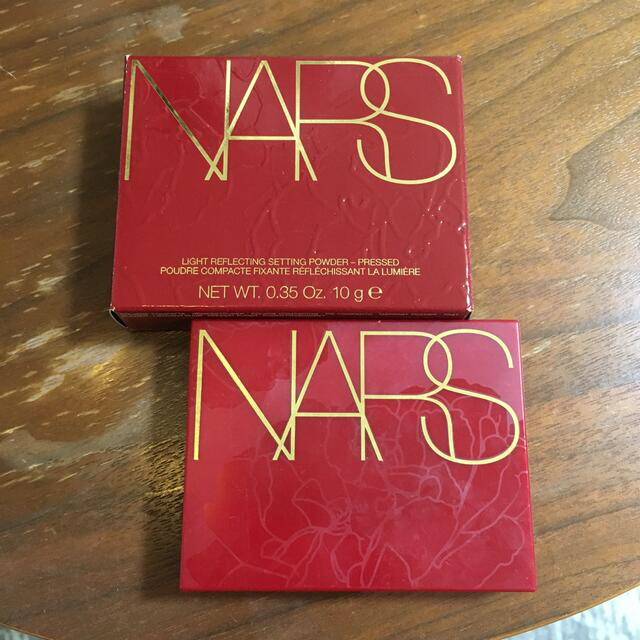 NARS(ナーズ)のライトリフレクティングセットパウダー　プレストn コスメ/美容のベースメイク/化粧品(フェイスパウダー)の商品写真