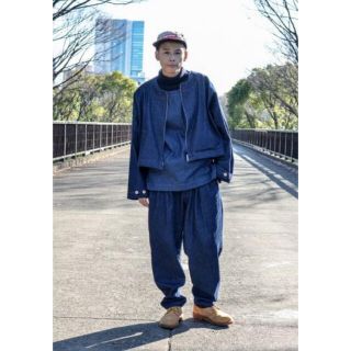 コモリ(COMOLI)のYotsuba wide denim pants(デニム/ジーンズ)