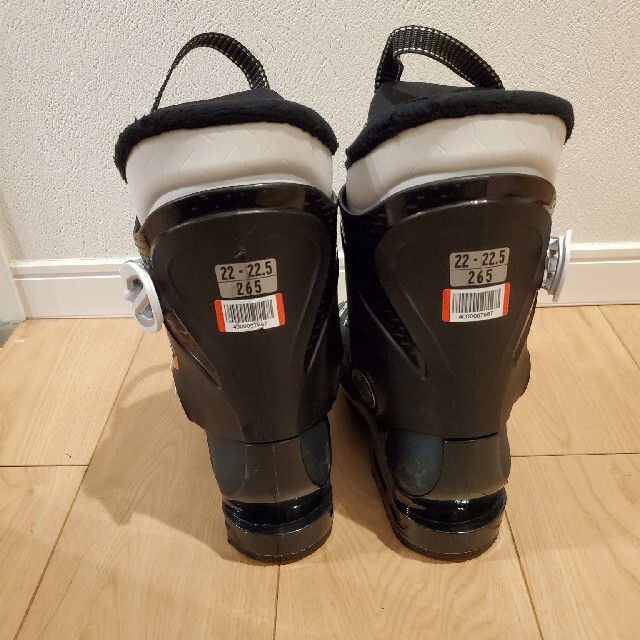 SALOMON(サロモン)のSalomon　スキーブーツ　ジュニア スポーツ/アウトドアのスキー(ブーツ)の商品写真