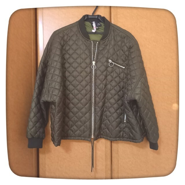 ZARA(ザラ)のZARA　ザラ　キルティングMA-1 レディースのジャケット/アウター(ブルゾン)の商品写真
