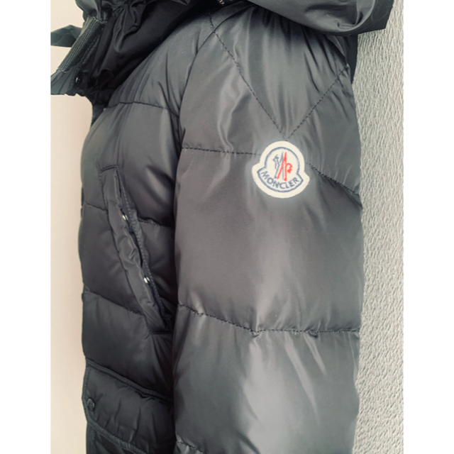 MONCLER(モンクレール)のモンクレール　 滝沢眞規子さん着用 Sacai サカイコラボ レディースのジャケット/アウター(ダウンコート)の商品写真