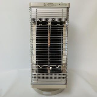 ダイキン(DAIKIN)のダイキン 遠赤外線ストーブ　セラムヒーDAIKIN ERFT11VSE6(電気ヒーター)