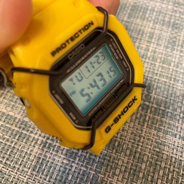 G-SHOCK(ジーショック)のG-SHOCK DW-5600P 本体のみ　イエロー　黄色 メンズの時計(腕時計(デジタル))の商品写真