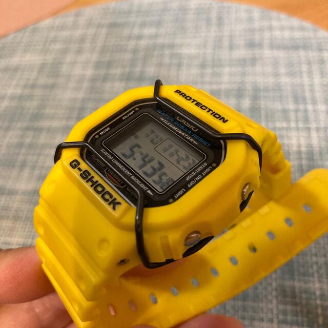 G-SHOCK(ジーショック)のG-SHOCK DW-5600P 本体のみ　イエロー　黄色 メンズの時計(腕時計(デジタル))の商品写真