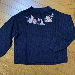 オリーブデオリーブ(OLIVEdesOLIVE)のオリーブデオリーブ　美品ニット　花柄刺繍ニット(ニット/セーター)