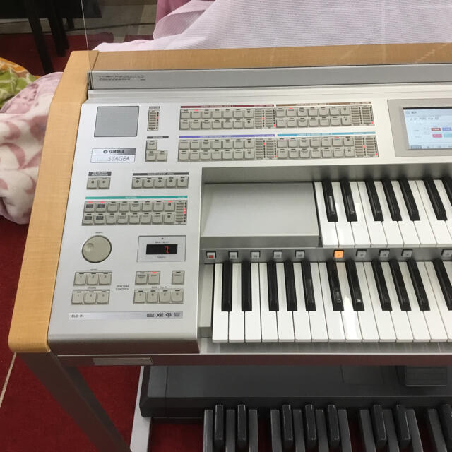 ヤマハ(ヤマハ)のエレクトーン01ほぼ弾かれてない！と言える位状態良好6年製大阪市迄1年間無料修理 楽器の鍵盤楽器(エレクトーン/電子オルガン)の商品写真