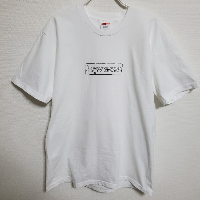 Supreme - KAWS Chalk Logo Tee White Mサイズ - Tシャツ/カットソー ...