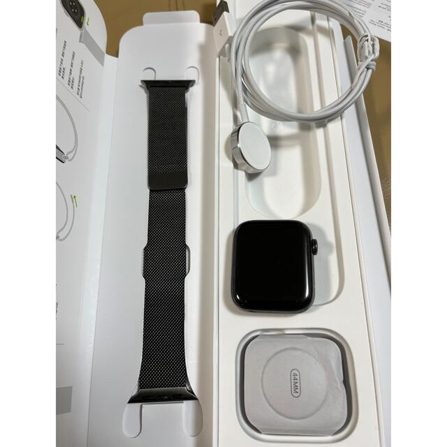 Apple Watch(アップルウォッチ)のアップル Apple Watch 6 44mm グラファイトステンレス  スマホ/家電/カメラのスマートフォン/携帯電話(その他)の商品写真