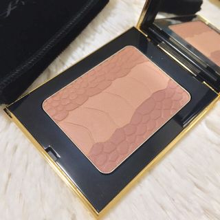 イヴサンローランボーテ(Yves Saint Laurent Beaute)の【新品未使用】イヴ・サンローラン パレット ブラッシュNo.1(チーク)