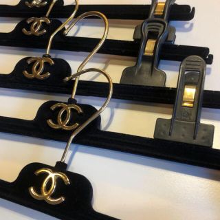 シャネル(CHANEL)のCHANEL パンツ用ハンガー　5本セット(その他)