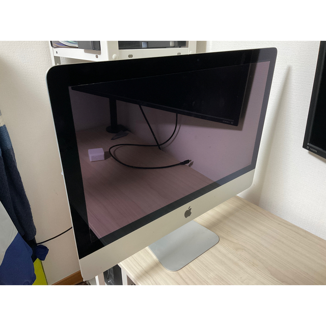 Mac (Apple)(マック)のiMac 21.5インチ スマホ/家電/カメラのPC/タブレット(デスクトップ型PC)の商品写真