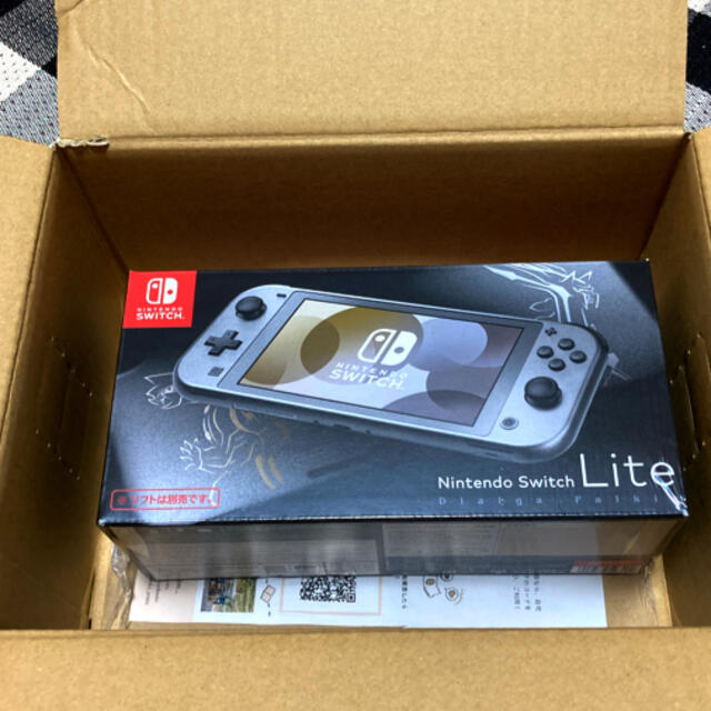 【新品】Nintendo Switch Lite 本体 ディアルガ・パルキア エンタメ/ホビーのゲームソフト/ゲーム機本体(家庭用ゲーム機本体)の商品写真