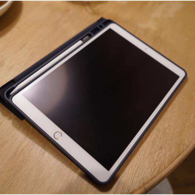 Apple(アップル)のiPad Pro 10.5 wifi 64GB + apple pencil スマホ/家電/カメラのPC/タブレット(タブレット)の商品写真