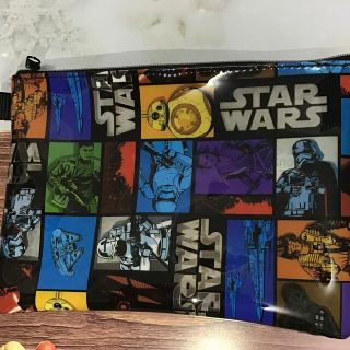 ディズニーストア限定商品　STARWARS フラットクリアポーチ　新品(ポーチ)