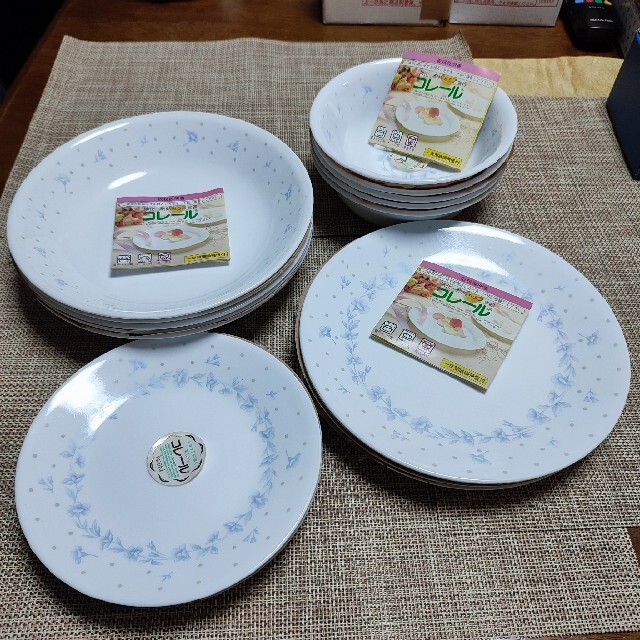 CORELLE(コレール)の新品コレール20点セット　フローラルブーケシリーズ インテリア/住まい/日用品のキッチン/食器(食器)の商品写真