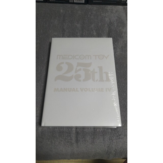 格安得価 MEDICOM TOY - MEDICOM TOY 25th MANUAL VOLUME IVの通販 by かわshop｜メディコムトイならラクマ 新作新作登場