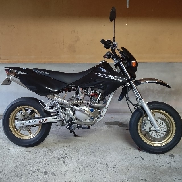 可愛すぎるフェミニンデザイン♪ 値下げ❗️XR100モタード用パーツ