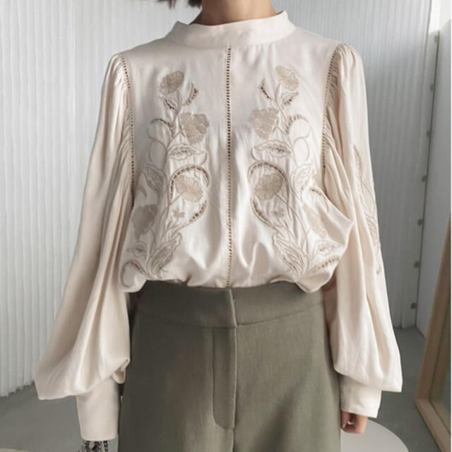 【30％OFF】 LADY アメリヴィンテージ EMBROIDERY BLOUSE PUFF シャツ/ブラウス(長袖/七分)