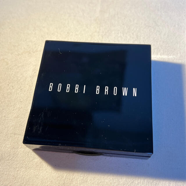 BOBBI BROWN(ボビイブラウン)のBOBBI BROWN ピンクグロウ　ハイライティングパウダー　ボビイブラウン コスメ/美容のベースメイク/化粧品(フェイスパウダー)の商品写真