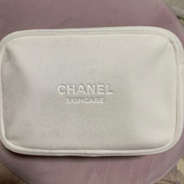 CHANEL(シャネル)のCHANEL ポーチ エンタメ/ホビーのコレクション(ノベルティグッズ)の商品写真