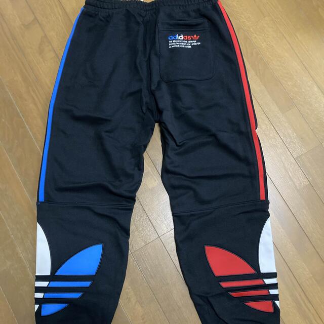 適当な価格 adidas - アディダス トリコロール スウェットパンツ Mサイズの アディダス