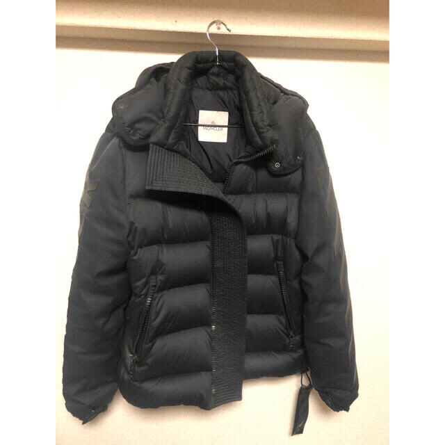 MONCLER(モンクレール)の美品 MONCLER off-whiteモンクレールオフホワイトダウンジャケット メンズのジャケット/アウター(ダウンジャケット)の商品写真